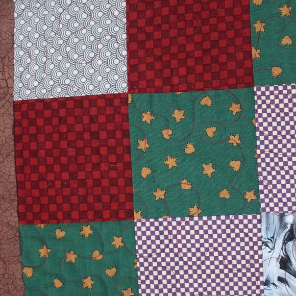 Quilted Throw/Quilt Playful Pattern  Size 31" X 31" - Picture 6 of 8